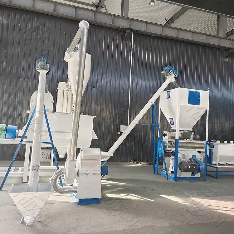 MAIKONG feed pellet machine processing maize corn in South African farm setting