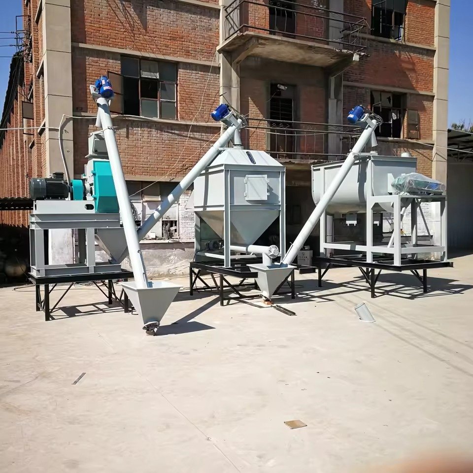 Industrial feed pellet making machine showing components and capacity for sow nutrition production