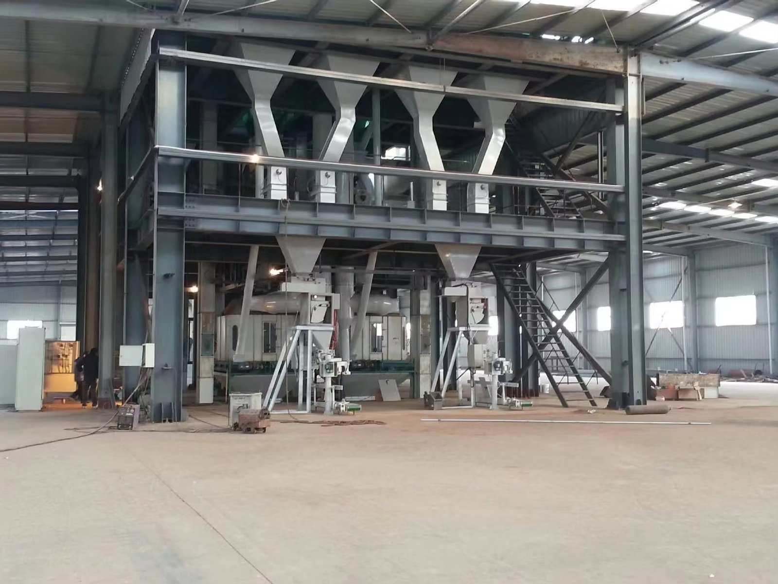 MAIKONG flat die animal feed pellet machine for small to medium operations